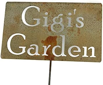 Family Name Gift Garden Stake 20 to 33 Inches Tall (Gigi's Garden, Large 28" Tall) by Unknown
