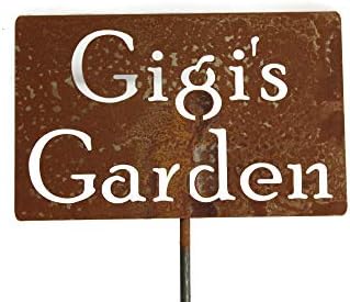 Family Name Gift Garden Stake 20 to 33 Inches Tall (Gigi's Garden, Small 20" Tall) by Unknown