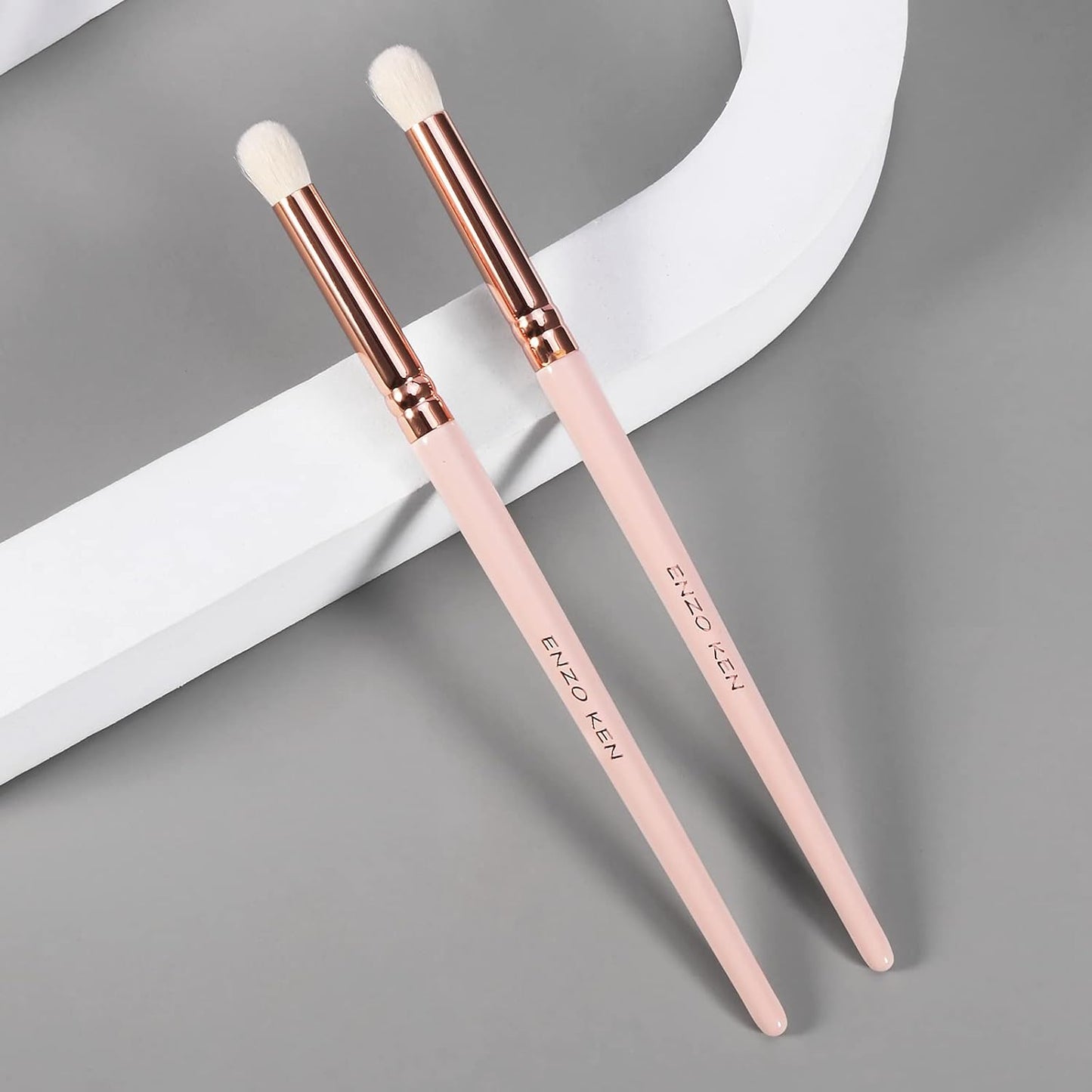 Natural Goat Hair Eyeshadow Brush, ENZO KEN Small Blending Eye Shadow Brush, Eye Shadow Blending Brush, Eye Blending Brush, Nose Contour Brush, Single Natural Hair Makeup Brush, Eye Brush. Pink, E404M