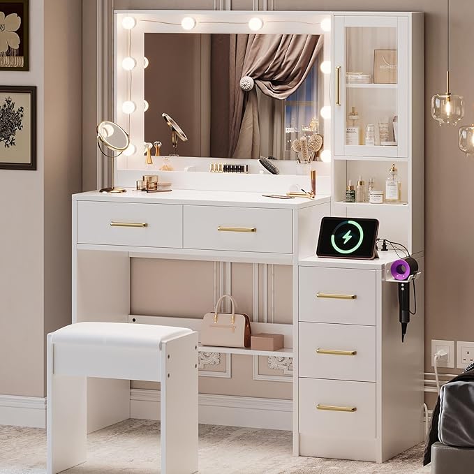White Vanity Table with Drawer Dresser, Farmhouse Vanity Makeup Desk with Charging Station, Vanity Desk with Lights Mirror & Drawers for Makeup,Vanity Desk with Storage Shelf & 5 Drawers (Gold Handle)